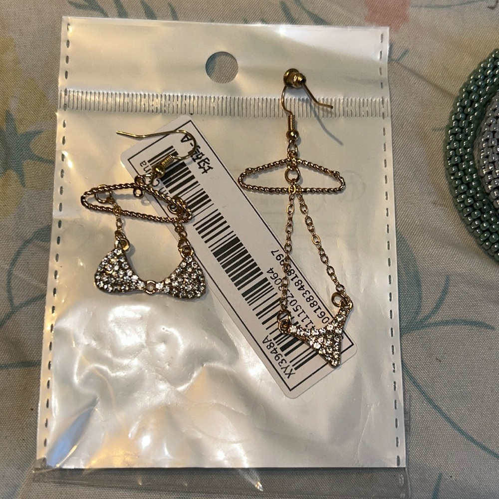 Earrings top and panties style very cutesy